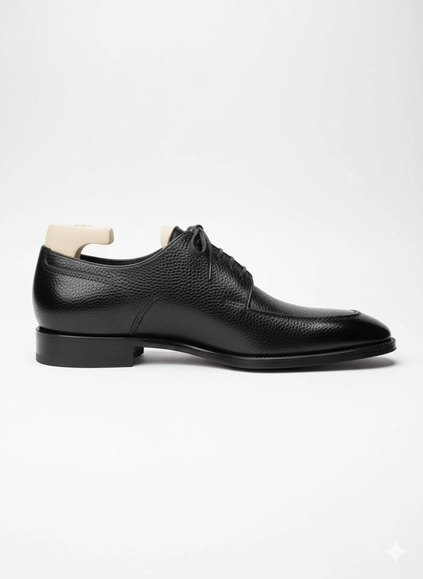 The Oxford Derby | Bold texture, undeniable presence.